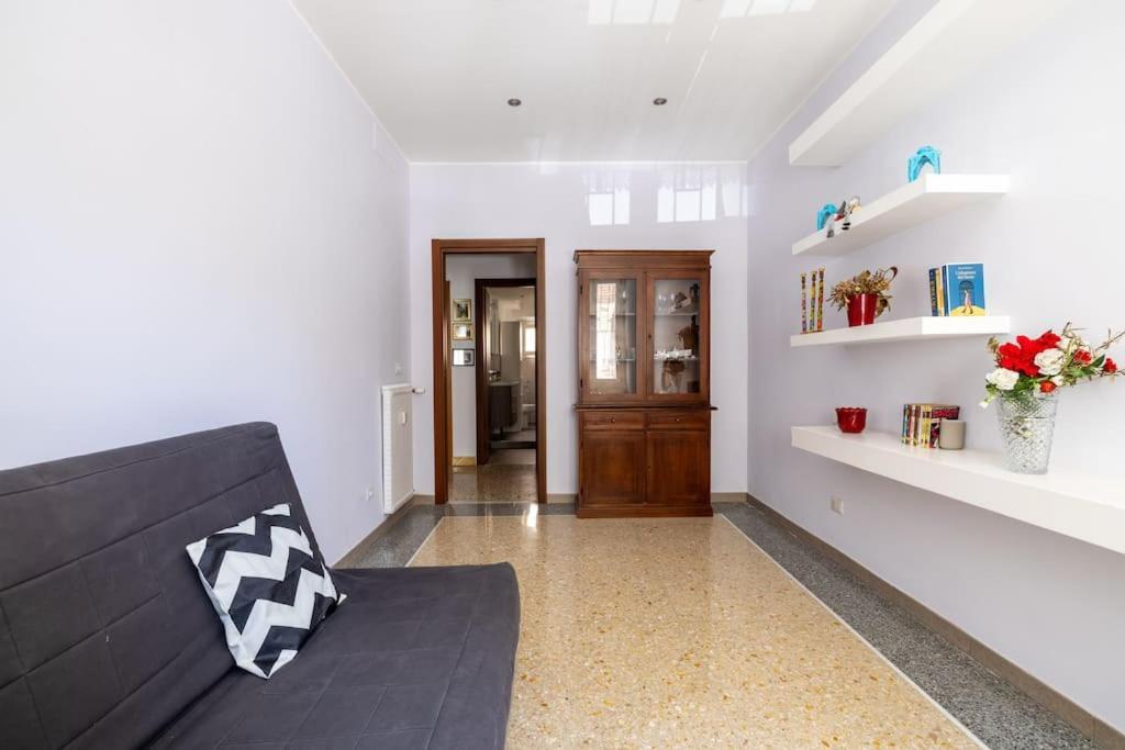 La Casa Dei Balocchi - 200 M Dalla Metro Bologna Apartment Rome