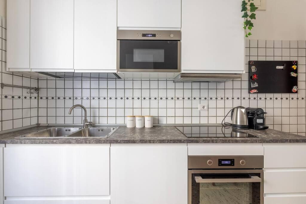La Casa Dei Balocchi - 200 M Dalla Metro Bologna Apartment Rome